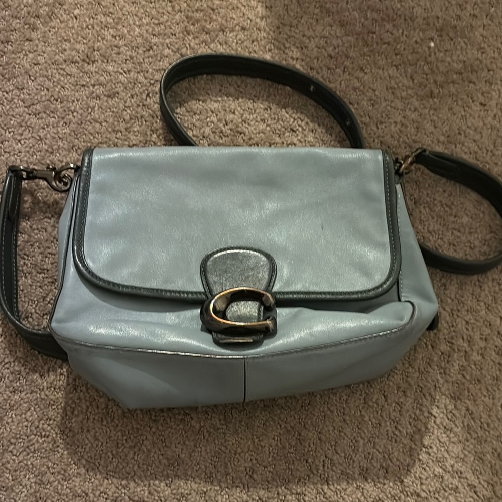 Elegant Blue Leather Shoulder Bag